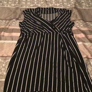 I’m selling a roz&Ali XL black and white dress.